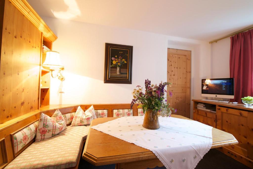 Das Bergschloessl - Very Special St. Anton am Arlberg Rom bilde